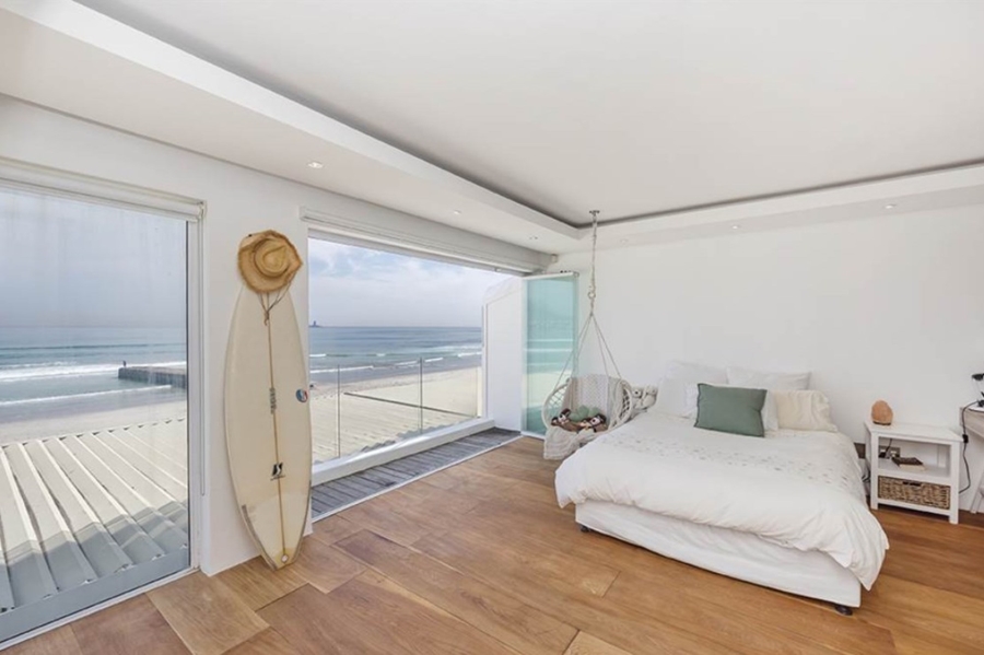 To Let 3 Bedroom Property for Rent in Lagoon Beach Western Cape